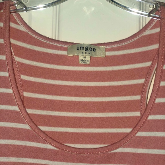 Umgee baby doll top, size Med , pink and white w/ white lace at bottom - Picture 4 of 4